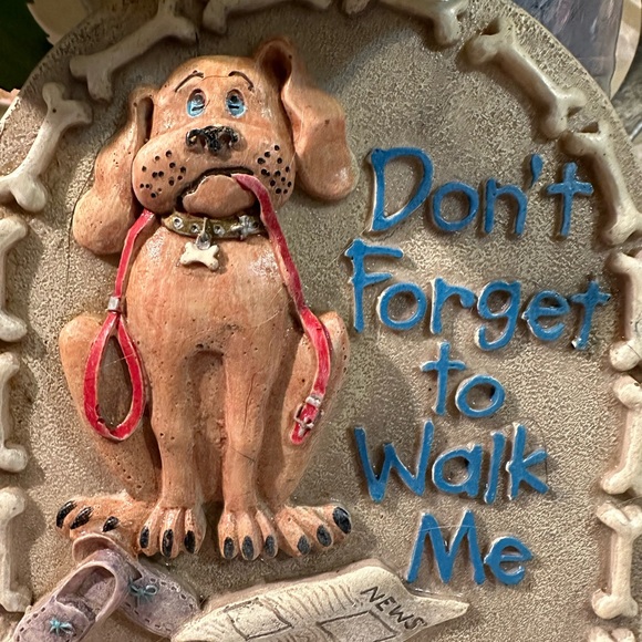 Ceramic Key hanger reminds you to walk the dog, grab keys, lock & stroll or roll - Picture 3 of 8